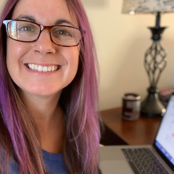 Meet your Posher, Erin - Picture 1 of 4